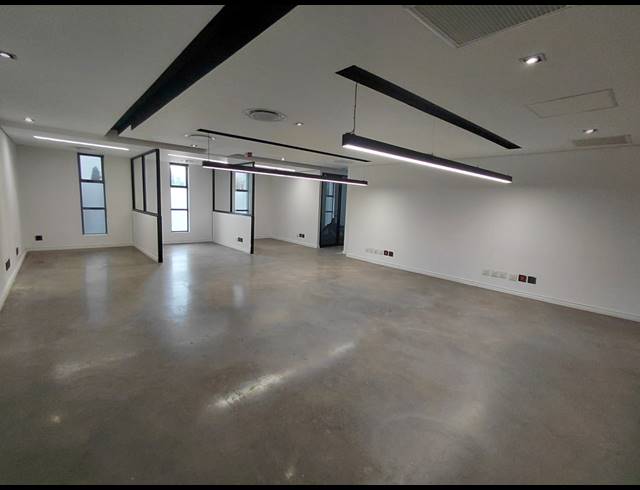 2,590M² OFFICE TO LET IN BRYANSTON